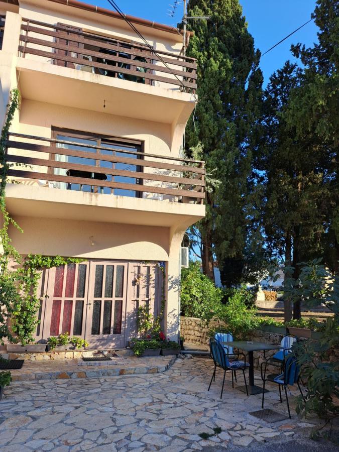 Apartmani Svitlana Sukošan エクステリア 写真